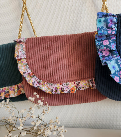Umhängetasche für kleine Mädchen aus geblümter Baumwolle in Altrosa, Liberty-Stil