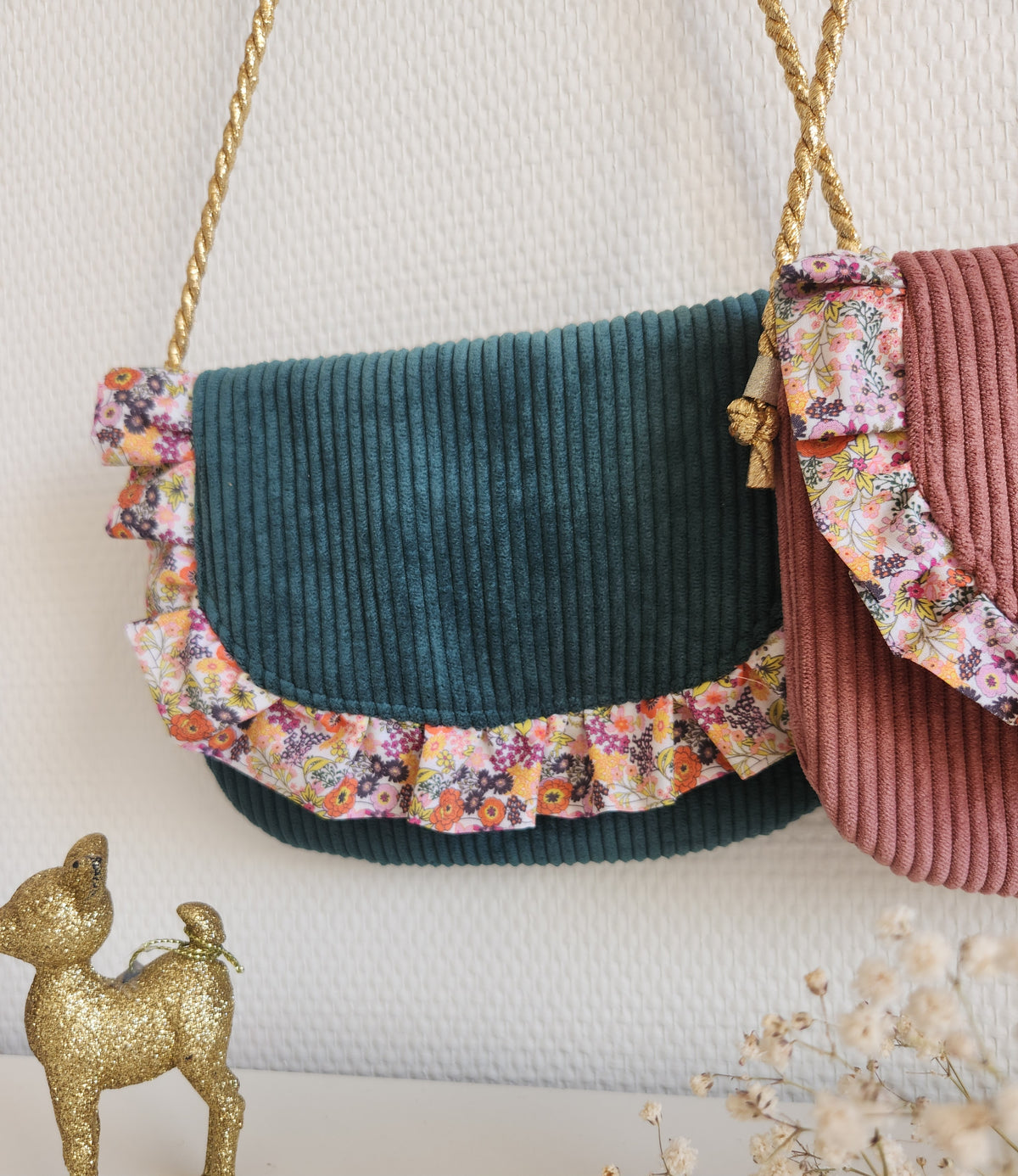 Umhängetasche für kleine Mädchen aus geblümter Baumwolle in Altrosa, Liberty-Stil