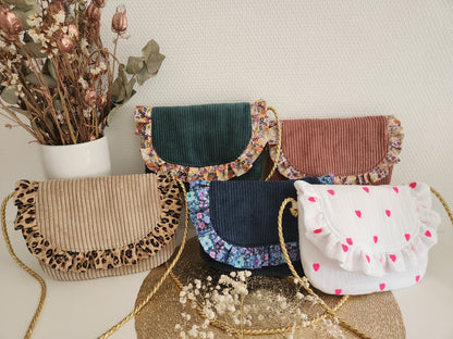 Umhängetasche für kleine Mädchen aus geblümter Baumwolle in Altrosa, Liberty-Stil