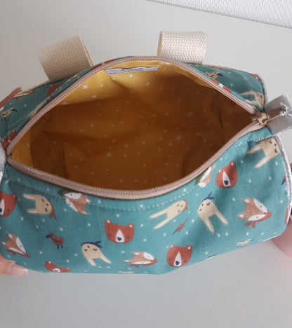 Sacoche à vélo ou trottinette, verte motifs animaux et jean