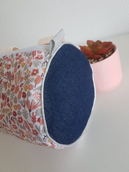 Sacoche à vélo ou trottinette, fleurs gris/bordeaux et jean