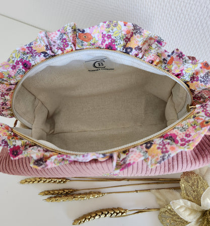 Kulturbeutel aus Cord, Initialenstickerei aus Blumenstoff