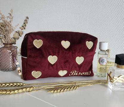 Trousse de toilette "Bisous" en velours et coeurs dorés brodés