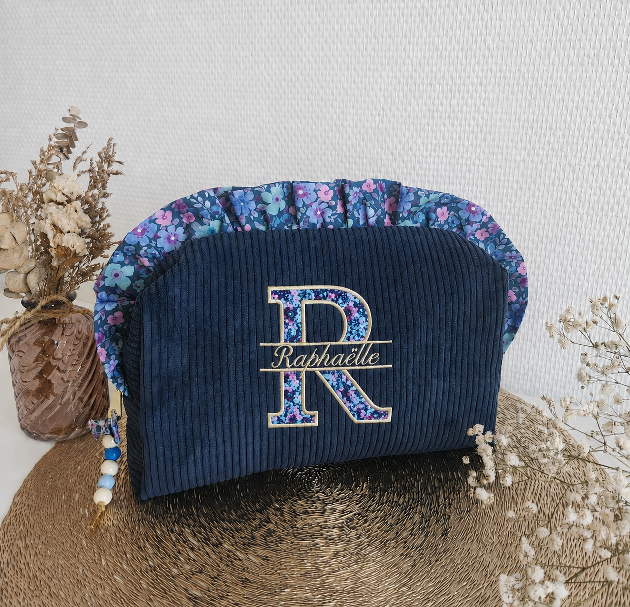 Trousse de toilette à volants en velours côtelé bleu, broderie coeurs