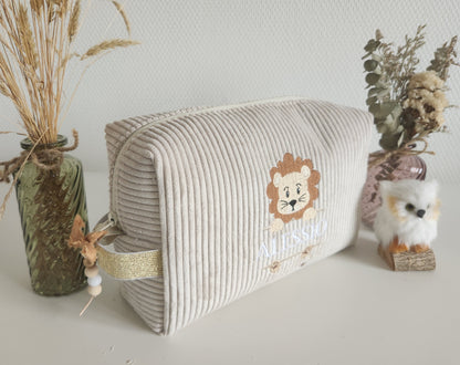 Trousse de toilette en velours côtelé et broderie lion