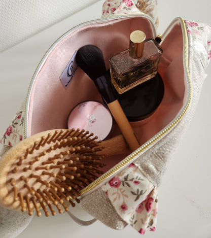 Trousse de toilette à volants, beige scintillant et liberty