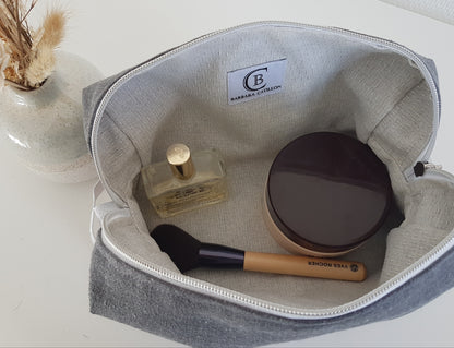 Trousse de toilette en velours côtelé et moumoute écrue