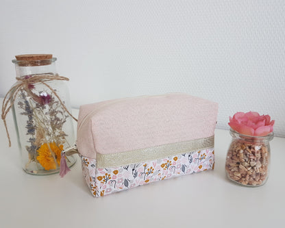 Trousse à maquillage rose pâle ou beige scintillant et liberty