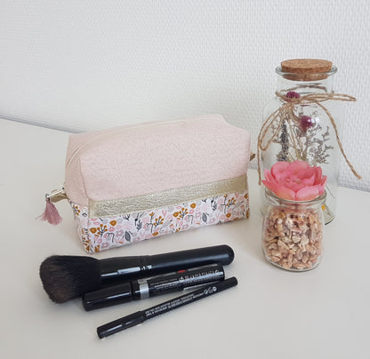 Trousse à maquillage rose pâle ou beige scintillant et liberty