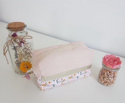 Trousse à maquillage rose pâle ou beige scintillant et liberty