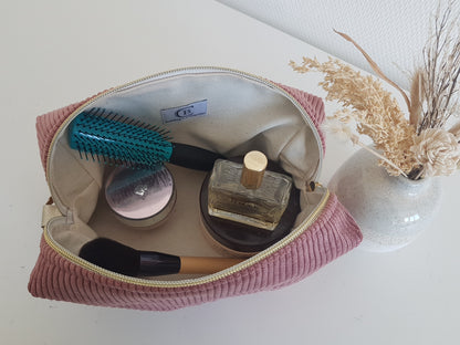 Trousse de toilette en velours côtelé et motif brodé