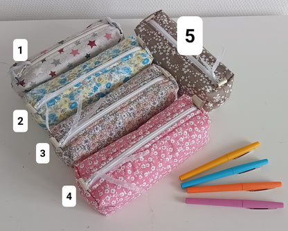 Schulset, Federmäppchen, verschiedene Modelle mit Blumen- oder Sternenmotiv
