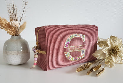 Trousse de toilette en velours côtelé, broderie initiale en tissu fleuri
