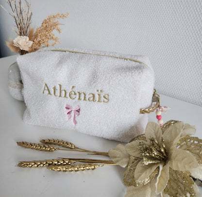 Trousse de toilette  brodée en moumoute bouclette