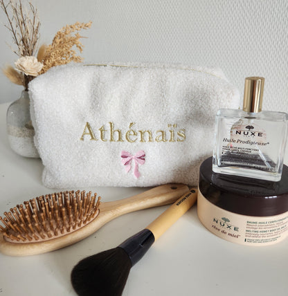 Trousse de toilette  brodée en moumoute bouclette