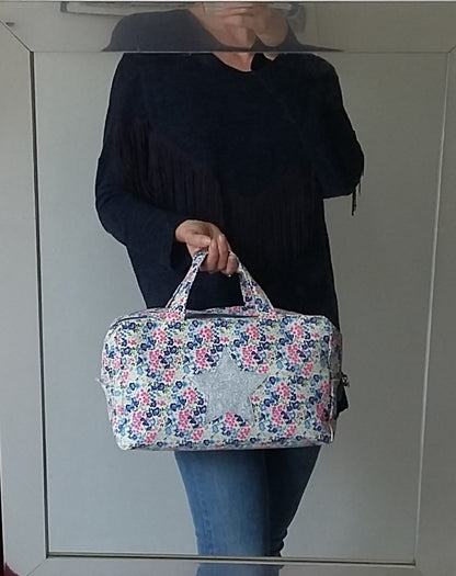 Valisette coton fleuri rose et bleu, étoile argentée