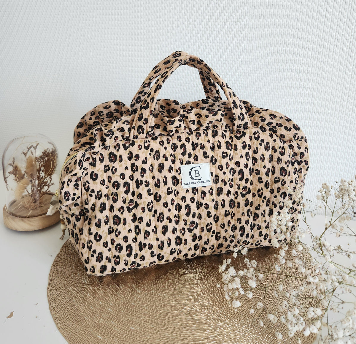 Gesteppter Koffer im Liberty-Stil mit Blumenmuster