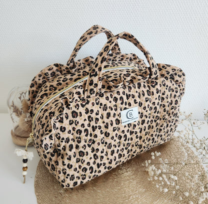 Gesteppter Koffer im Liberty-Stil mit Blumenmuster