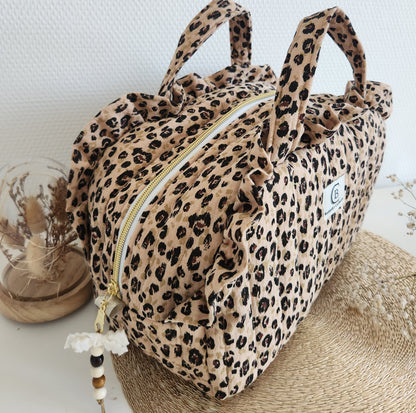 Gesteppter Koffer im Liberty-Stil mit Blumenmuster