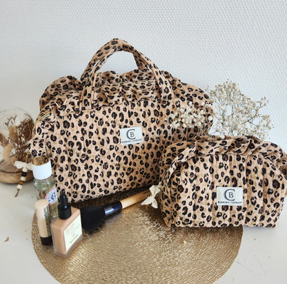 Gesteppter Koffer im Liberty-Stil mit Blumenmuster