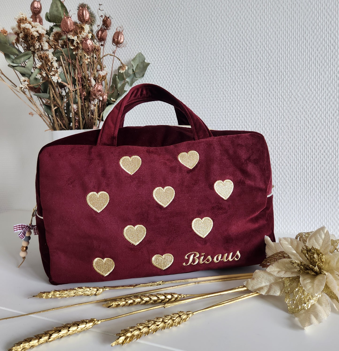 EN STOCK : Valisette "Bisous" en velours et coeurs dorés brodés