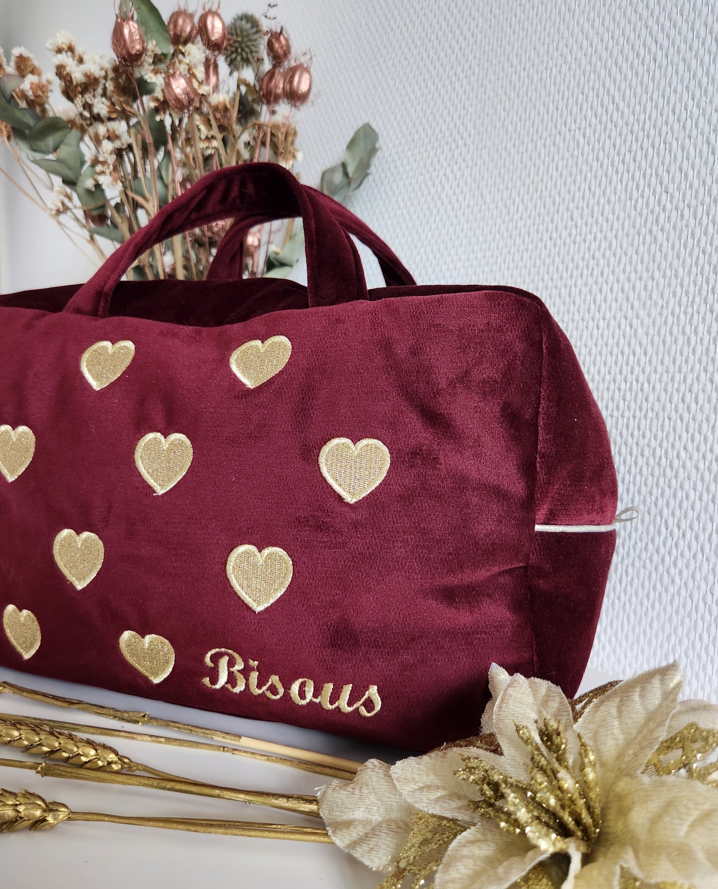 EN STOCK : Valisette "Bisous" en velours et coeurs dorés brodés