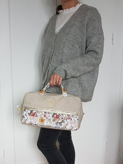 Valisette coton beige scintillant et grosses fleurs retro