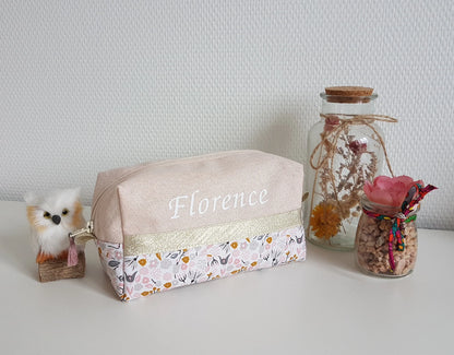 Trousse à maquillage rose pâle ou beige scintillant et liberty