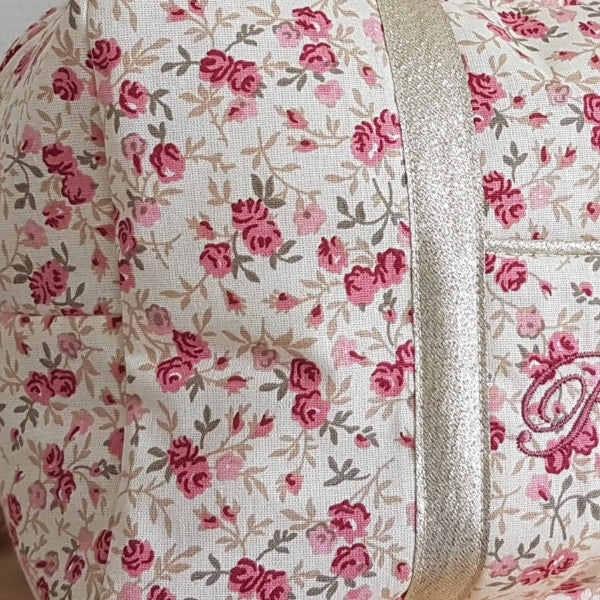 RESERVE: Grande pochette beige scintillante brodée à volants