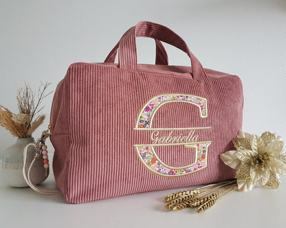 Créez votre sac à langer ou de voyage uni brodé